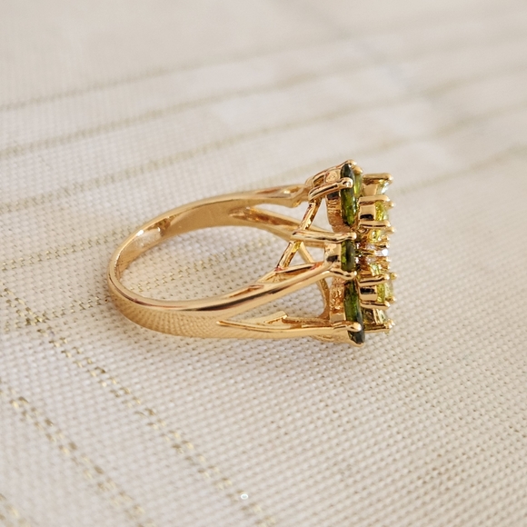 New 18K Gold Plated Peridot Diamond Flower Ring for Womenn - Picture 4 of 13
